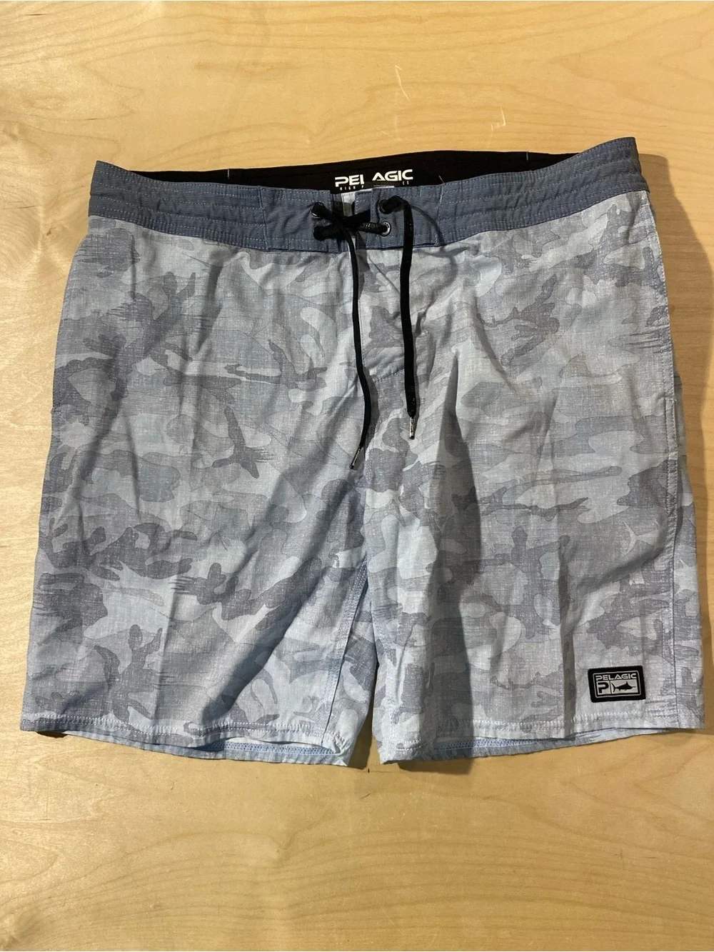 Pelagic Men’s Gray Camo Swim Trunks 36 (RS)